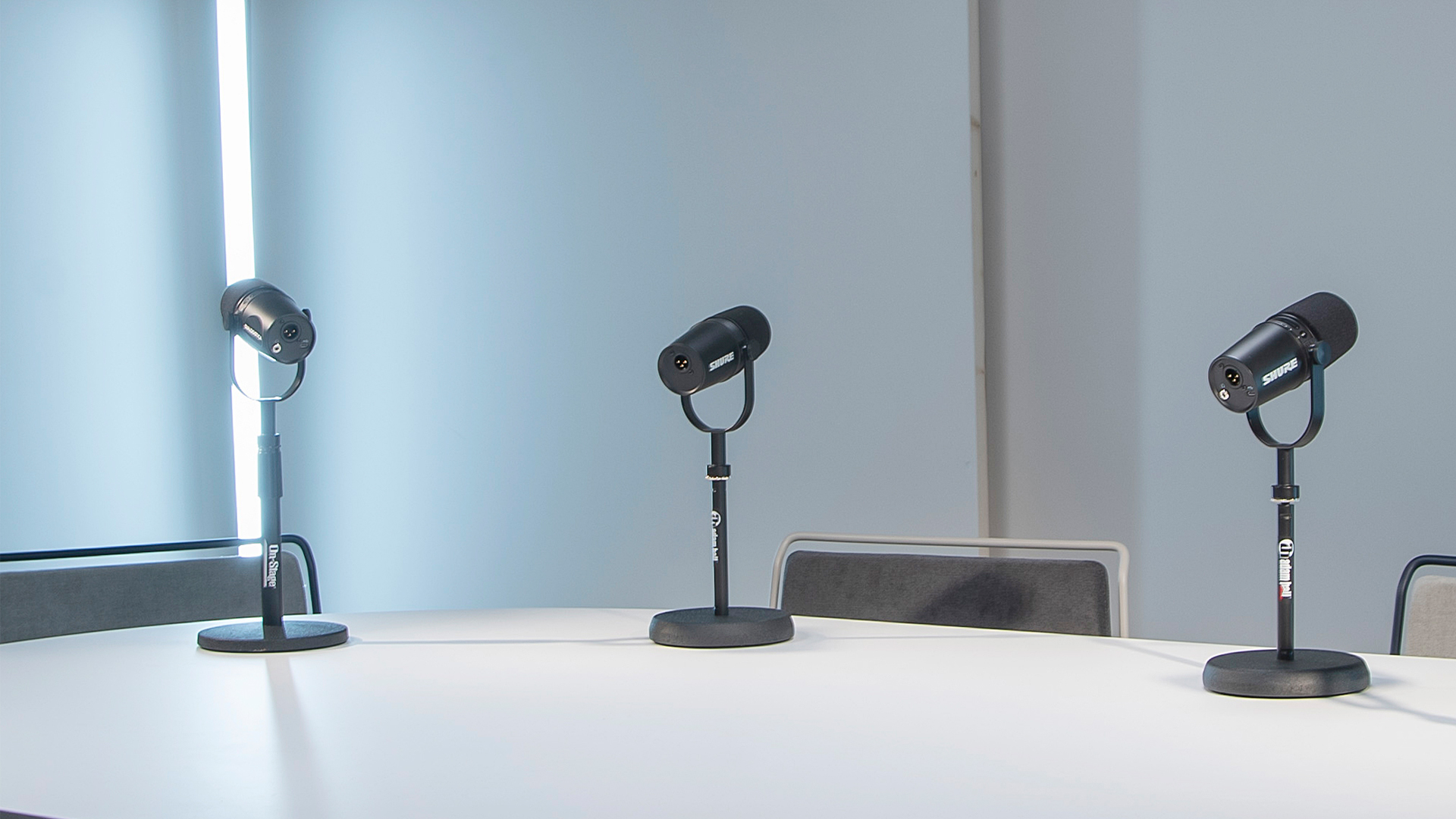 Cámara profesional 4K en estudio de grabación