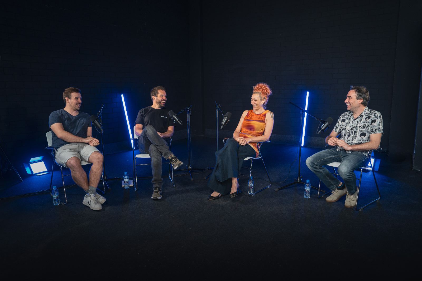 Grabación de videopodcast corporativo en estudio de Pamplona con cuatro participantes